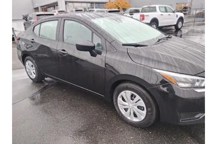 $18988 : Nissan Versa 2025 S 4dr Seda image 4