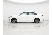 $17998 : Kia Forte 2023 LXS 4dr Sedan thumbnail