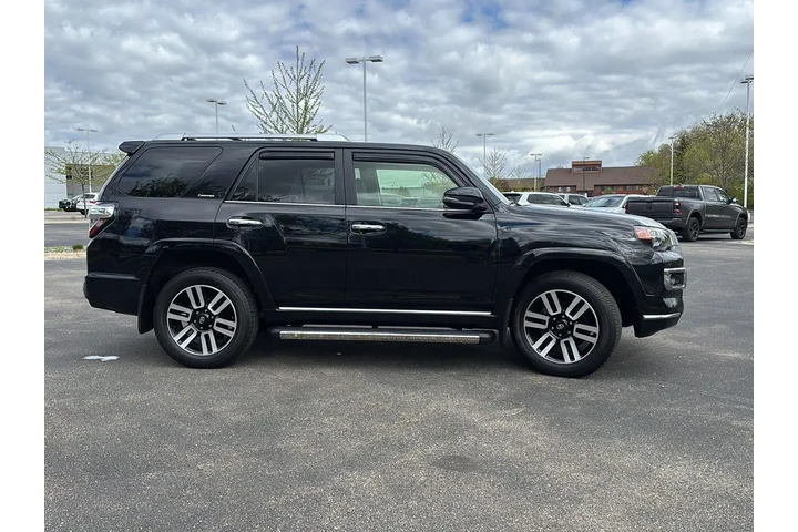 $52296 : Gold Certified 2023 4Runner L image 10