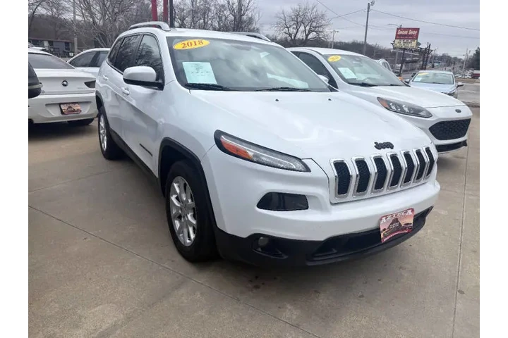 $10950 : 2018 Cherokee Latitude Plus image 4