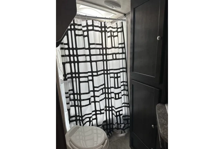 2018 Heartland RVs Sundance S image 5