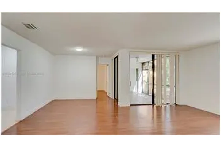 $2425 : Rental property with 3 bedro image 4