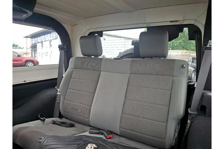 $11000 : 2007 Wrangler Sahara image 10