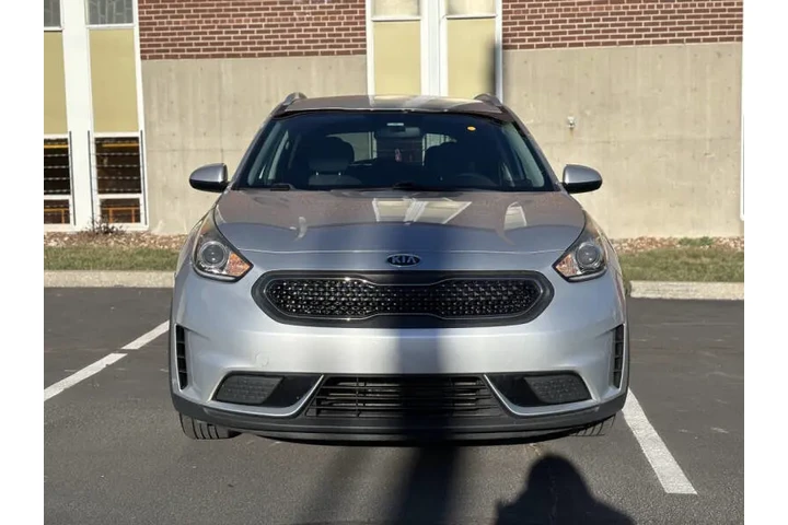 $7999 : 2017 Niro LX image 3