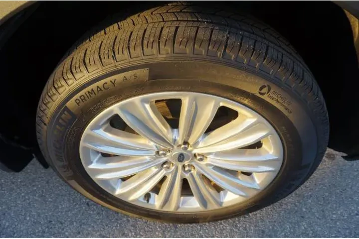 $33999 : Ford Explorer Hybrid 2020 AW image 9