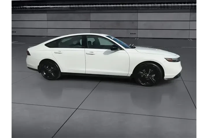 $29788 : Honda Accord Hybrid 2024 Spo image 9