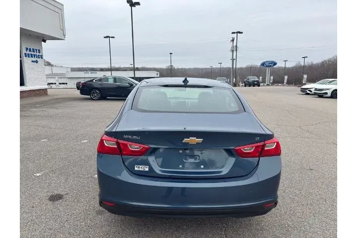 $19450 : Chevrolet Malibu 2024 LT 4dr image 8