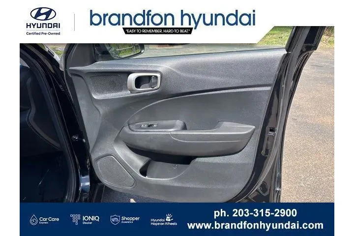 $18495 : Hyundai VENUE 2023 SEL 4dr C image 8