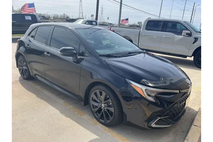 $21211 : Toyota Corolla Hatchback 202 image 4