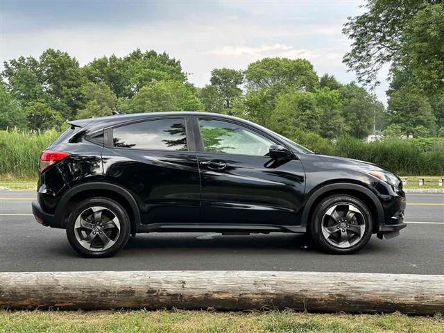 2018 HR-V EX image 8