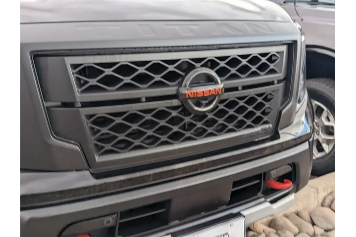 Nissan Titan 2021 4x4 PRO-4X image 4