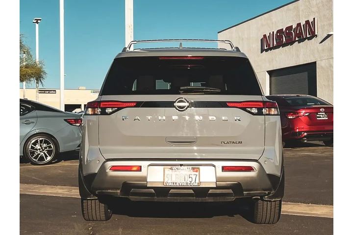 $37728 : Nissan Pathfinder 2024 Plati image 6
