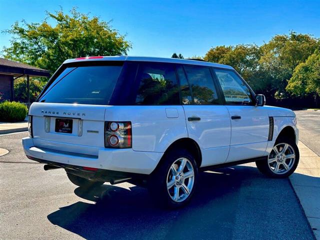 $12985 : 2011 Land Rover Range Rover S image 3