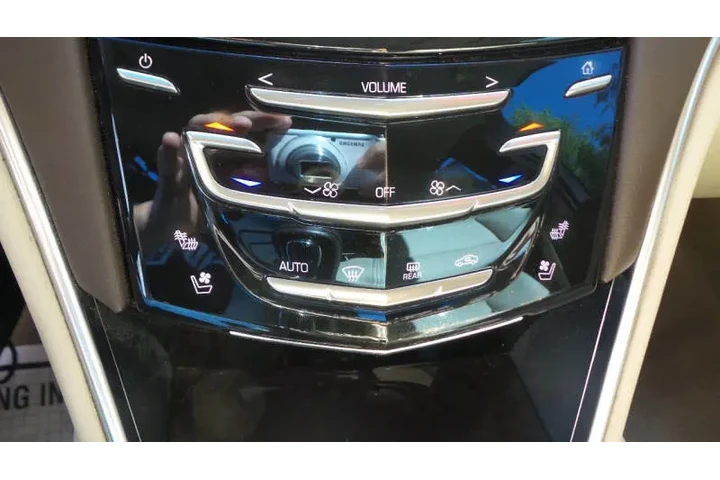 $15900 : 2013 XTS Premium Collection image 10