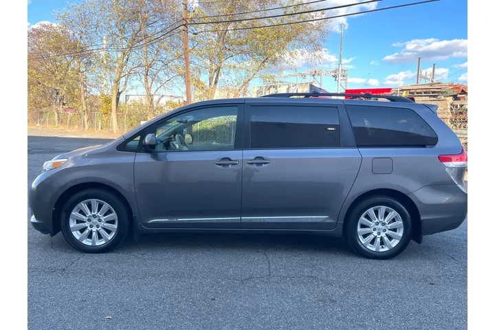 $11685 : 2014 Sienna 5dr 7-Pass Van V6 image 4