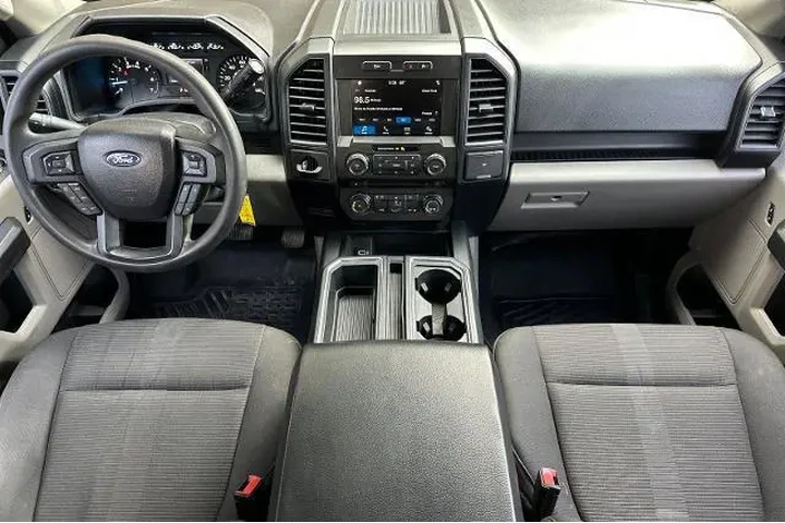 $18805 : Ford F-150 2018 4x2 XLT 4dr image 5