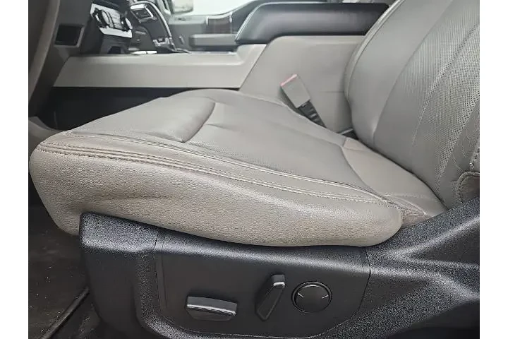 $27519 : Ford F-150 2019 4x4 Lariat 4 image 6