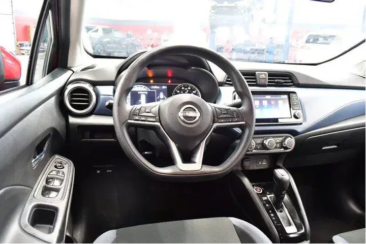 $16994 : Nissan Versa 2025 SV 4dr Sed image 8