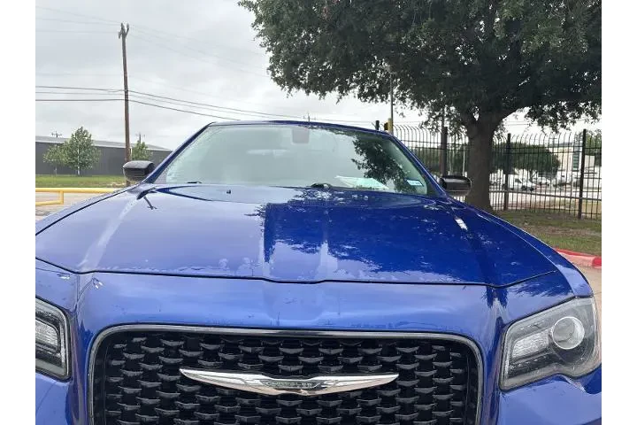 $16773 : Chrysler 300 2019 Touring 4d image 9