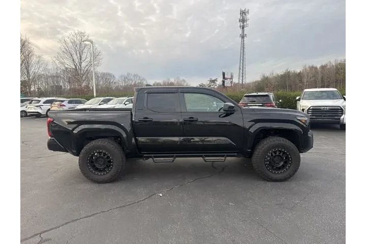 $37472 : Toyota Tacoma 2024 4x4 SR5 4 image 5