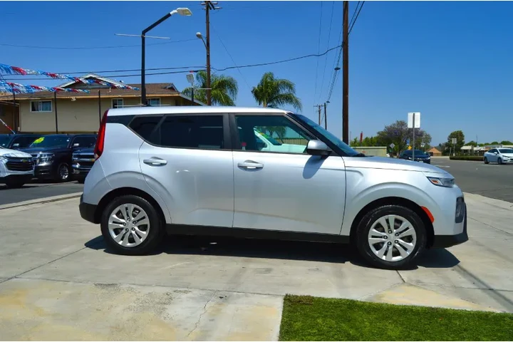 $11995 : Used 2020 Soul LX IVT for sal image 6