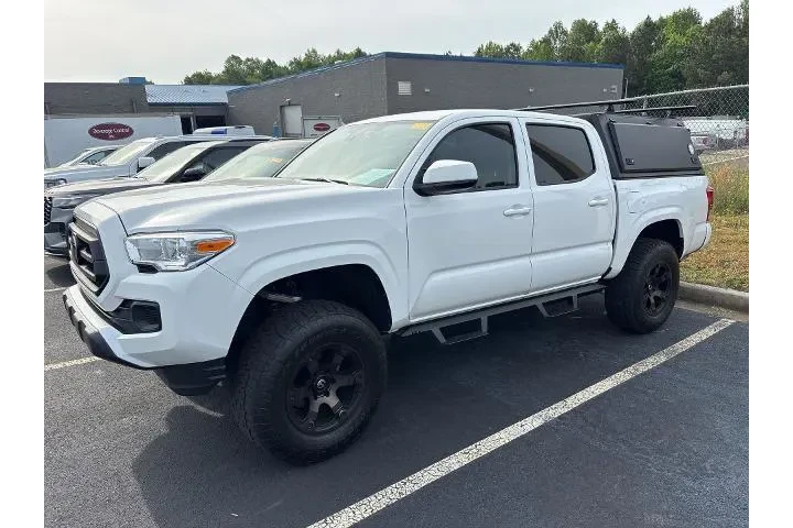 $33223 : Toyota Tacoma 2023 4x4 SR V6 image 1