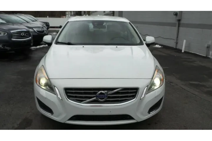 $8900 : 2012 S60 T5 image 8