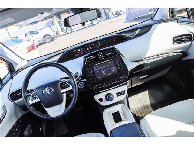 2017 Toyota Prius Three image 3