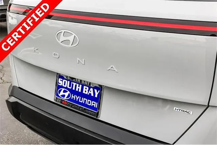 $19995 : Hyundai KONA 2024 AWD SEL 4d image 7