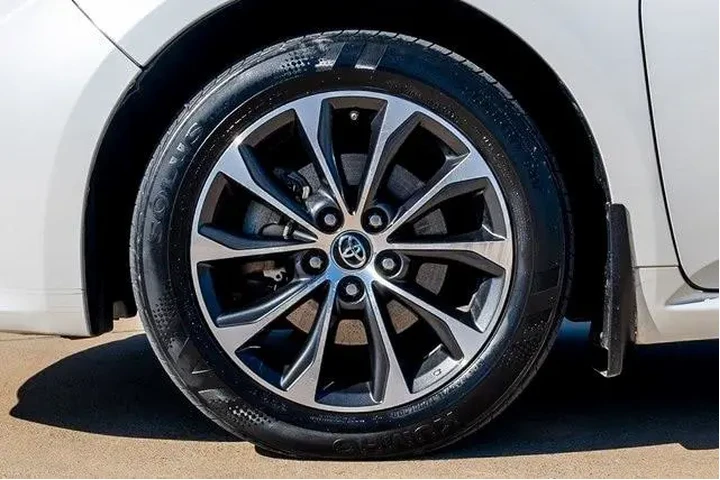 $20079 : Toyota Avalon Hybrid 2017 XL image 6