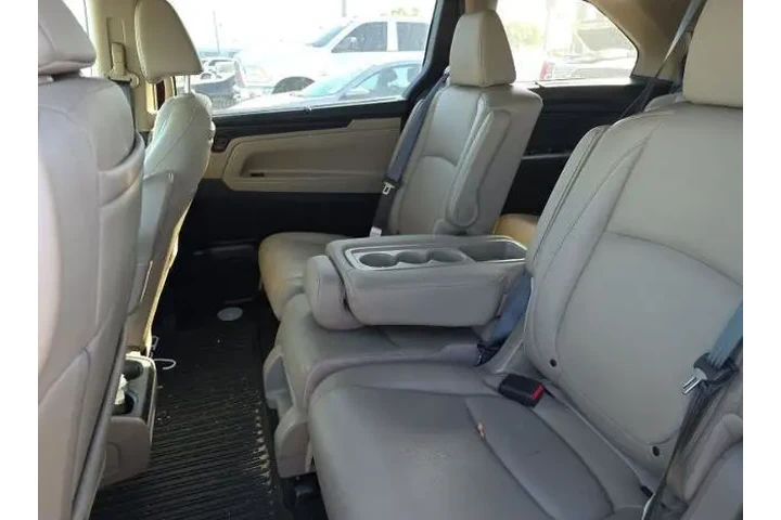 $32800 : Honda Odyssey 2018 Touring 4 image 4