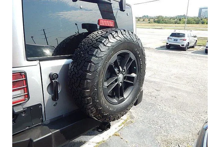 $24366 : Jeep Wrangler Unlimited 2017 image 5