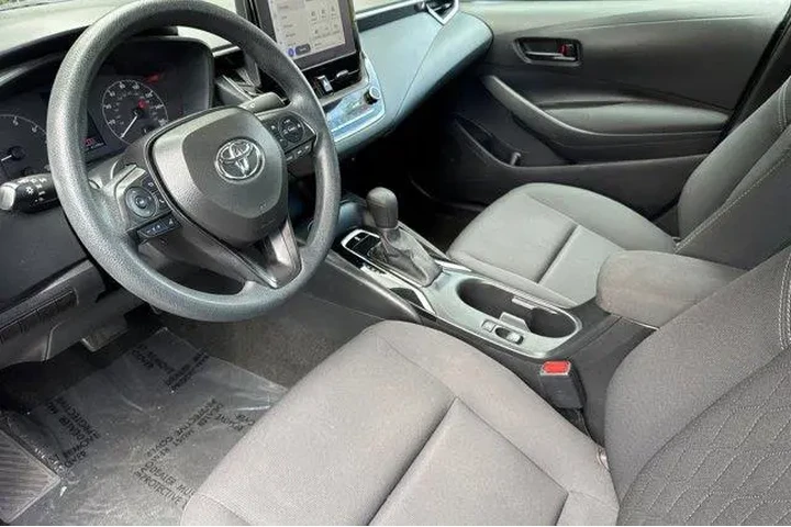 $19888 : Toyota Corolla 2023 LE 4dr S image 9