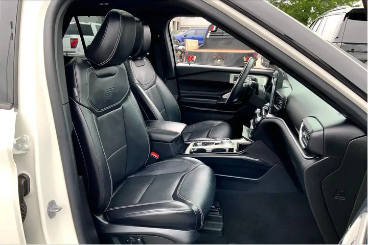 $28995 : Ford Explorer 2021 AWD ST 4d image 9