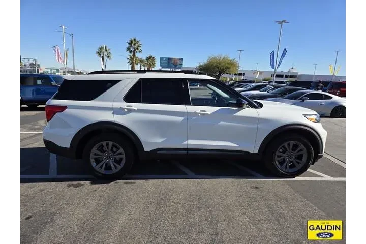 $39900 : Ford Explorer 2023 AWD XLT 4 image 8