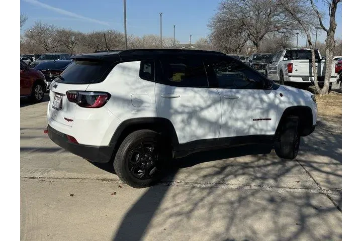 $23829 : Jeep Compass 2024 4x4 Trailh image 3