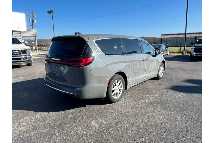 $21981 : Chrysler Pacifica 2023 Touri image 2