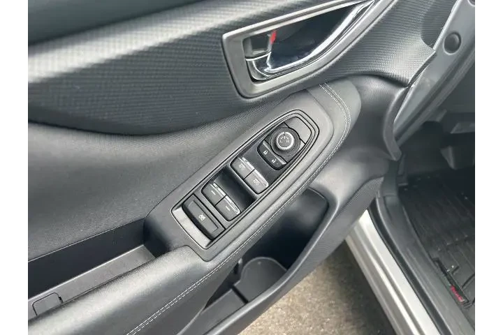 $18495 : Subaru Forester 2019 AWD Pre image 10