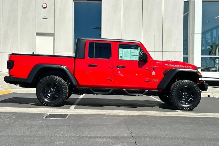 $37900 : Jeep Gladiator 2020 4x4 Moja image 2