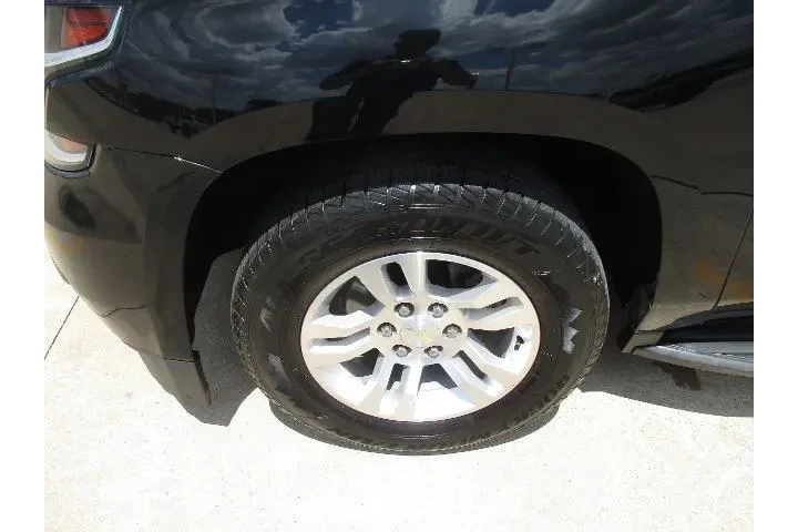 $13994 : Chevrolet Suburban 2016 4x2 image 3