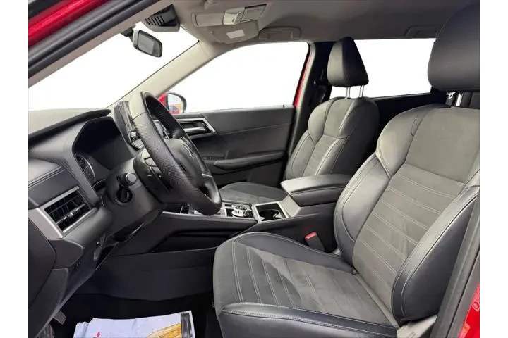 $27866 : Mitsubishi Outlander 2024 AW image 10