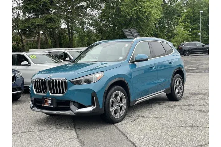 $42795 : BMW X1 2025 AWD xDrive28i 4d image 2