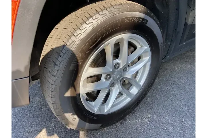 $26566 : Jeep Grand Cherokee L 2023 4 image 6