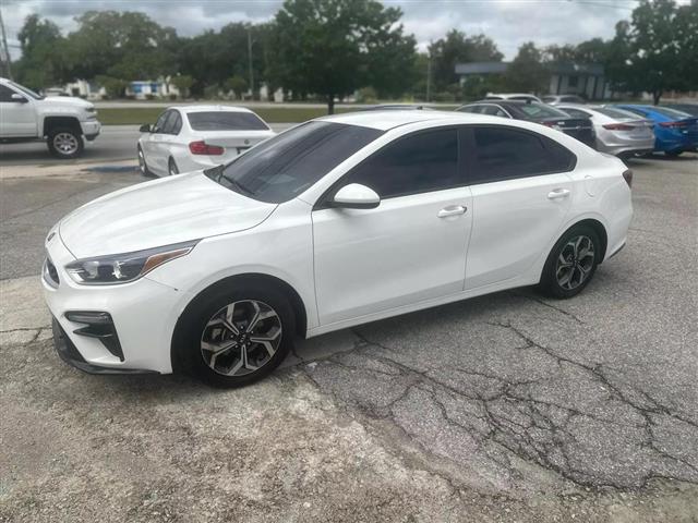 $16990 : 2020 KIA FORTE image 4