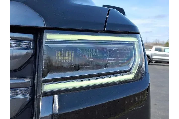 $33000 : GMC Acadia 2023 4x4 AT4 4dr image 9