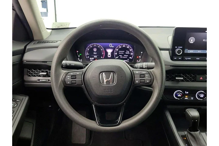 $23998 : Honda Accord 2023 LX 4dr Sed image 10