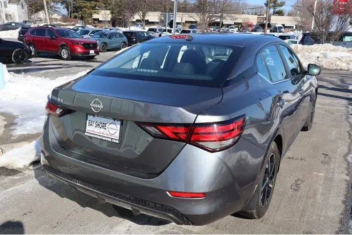 $17124 : Nissan Sentra 2025 SV 4dr Se image 5