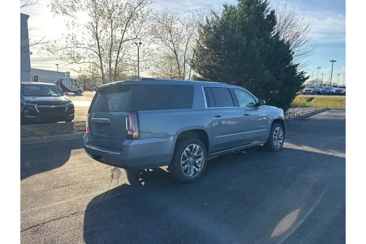 $16942 : GMC Yukon XL 2016 4x4 Denali image 4