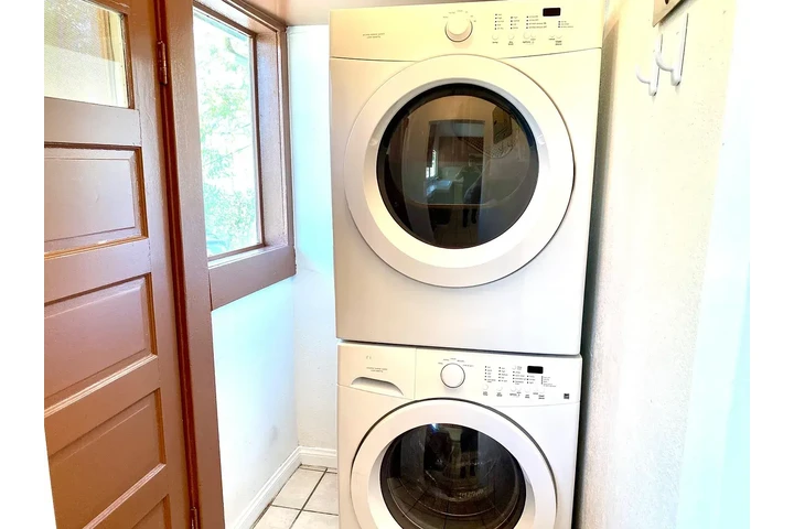 $2000 : Move to ECHO PARK asap. image 3