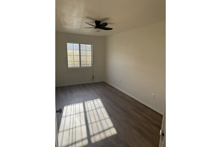 $1200 : Se renta cuarto image 6